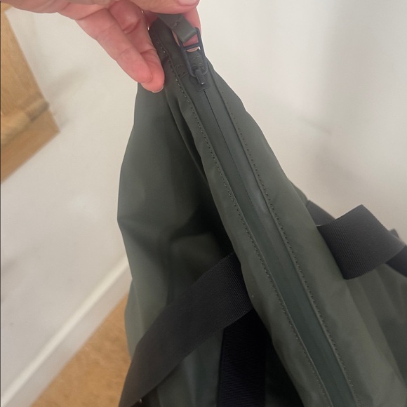 Rains Tote Bag Mini Swamp Shoulder Bag - FREE 24h delivery  Rains Stylish Green Tote Bag